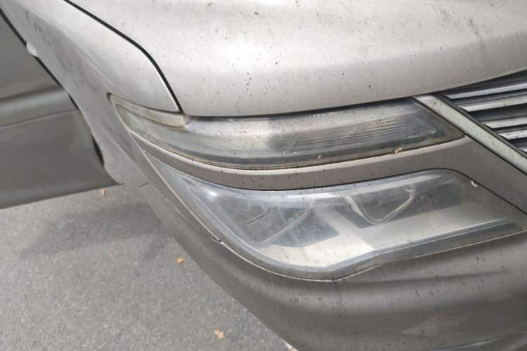 Used FORTHING Lingzhi 2018 M5L 1.6L 7-Seater Comfort Model Right Front Headlight