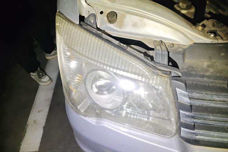 Used FORTHING Lingzhi 2018 M3 1.5L 5-Seat Base Model Right Front Headlight