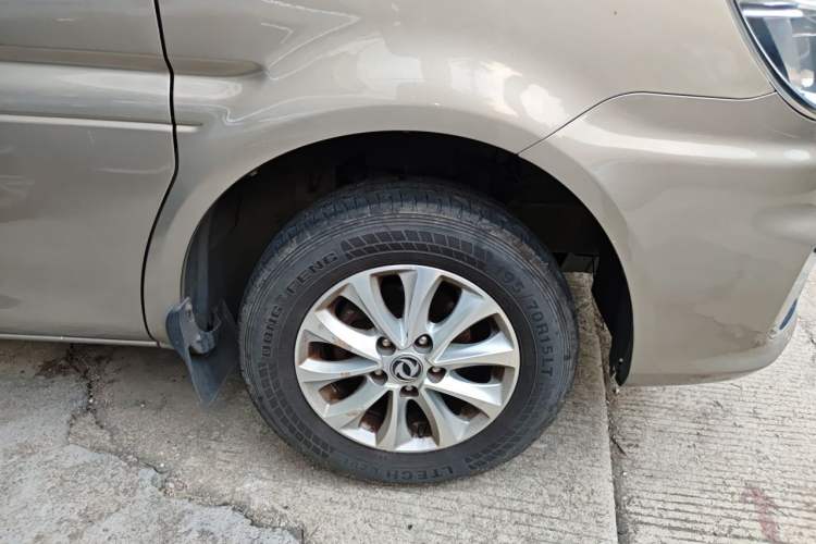 Used FORTHING Lingzhi 2018 M5L 1.6L 7-Seater Luxury Model Right Front Wheel Hub