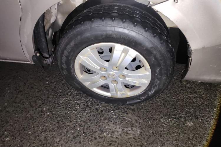 Used FORTHING Lingzhi 2018 M3 1.6L 7-Seater Comfort Model Right Front Wheel Hub