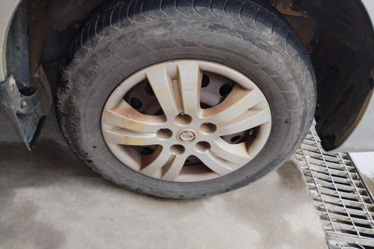 Used FORTHING Lingzhi 2018 M5L 1.6L 7-Seater Comfort Model Right Front Wheel Hub