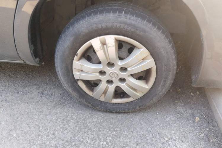 Used FORTHING Lingzhi 2018 M3 1.5L 5-Seat Base Model Right Front Wheel Hub