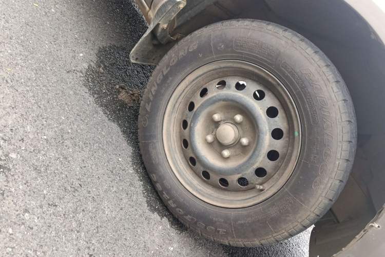 Used FORTHING Lingzhi 2018 M3 1.6L 7-Seater Comfort Model Right Front Wheel Hub
