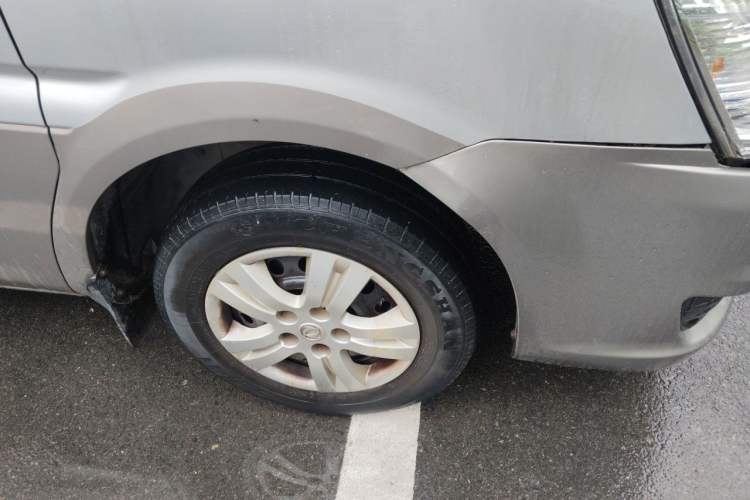 Used FORTHING Lingzhi 2018 M3L 1.6L 7-Seater Comfort Model Right Front Wheel Hub