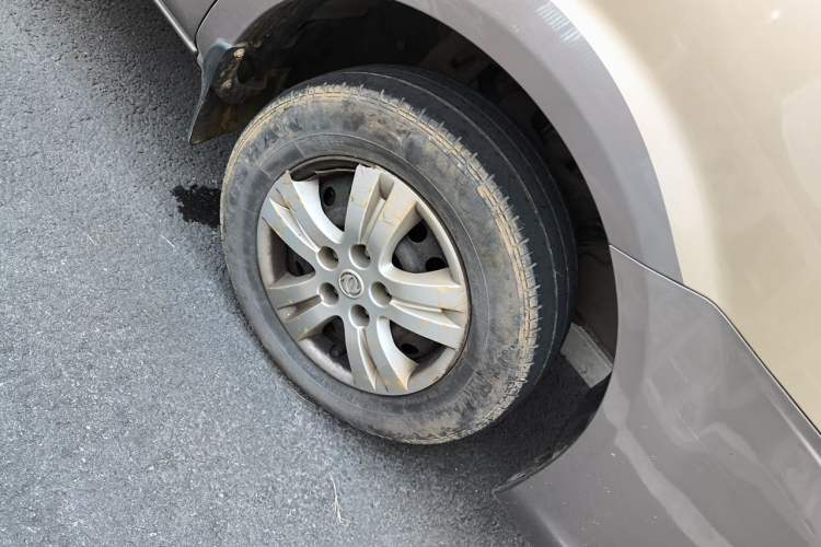 Used FORTHING Lingzhi 2018 M3L 1.6L 7-Seater Comfort Model Right Front Wheel Hub