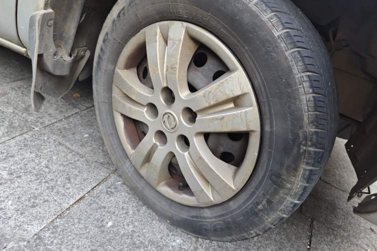 Used FORTHING Lingzhi 2018 M3 1.5L 5-Seat Base Model Right Front Wheel Hub
