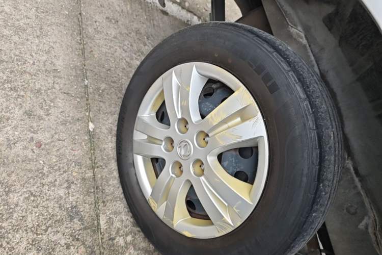 Used FORTHING Lingzhi 2018 M3 1.5L 5-Seat Base Model Right Rear Wheel Hub