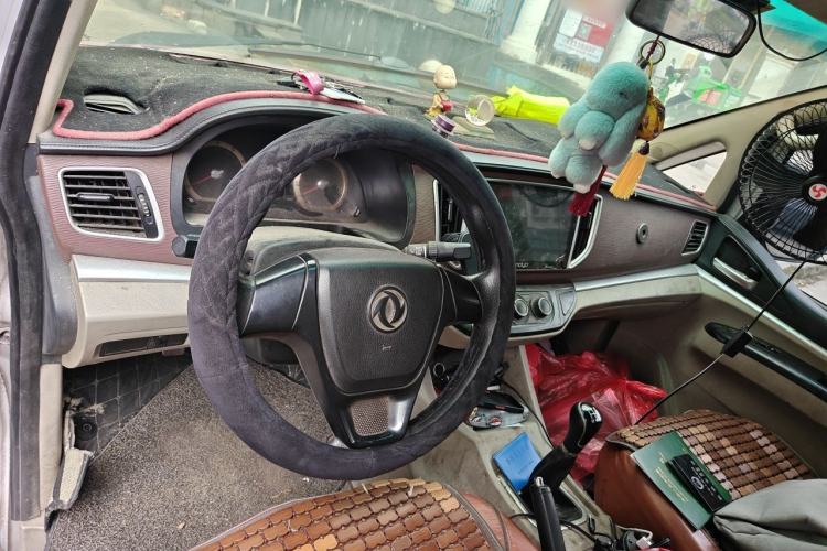 Used FORTHING Lingzhi 2018 M5L 1.6L 7-Seater Comfort Model Steering Wheel