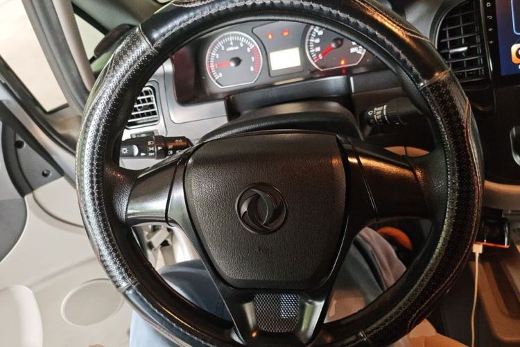 Used FORTHING Lingzhi 2018 M3 1.5L 5-Seat Base Model Steering Wheel