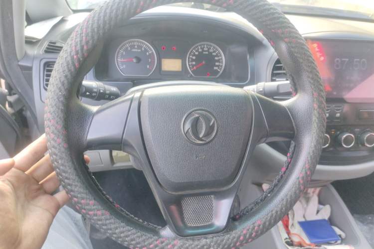 Used FORTHING Lingzhi 2018 M3 1.5L 5-Seat Base Model Steering Wheel