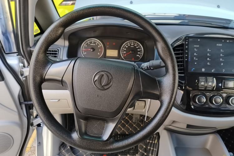 Used FORTHING Lingzhi 2018 M3 1.5L 5-Seat Base Model Steering Wheel