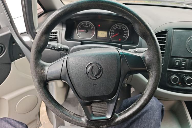 Used FORTHING Lingzhi 2018 M3 1.5L 5-Seat Base Model Steering Wheel