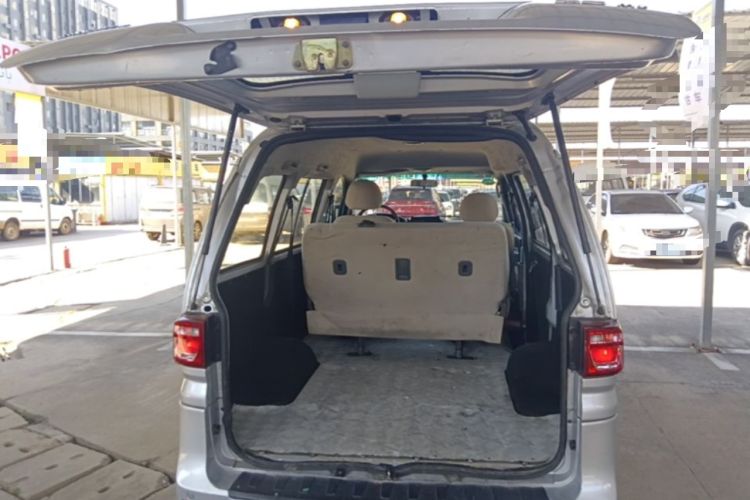 Used FORTHING Lingzhi 2018 M3 1.5L 5-Seat Base Model Trunk