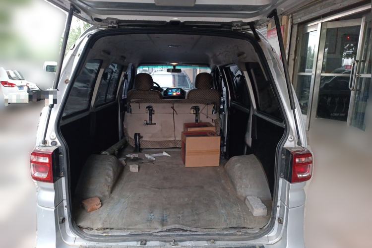 Used FORTHING Lingzhi 2018 M3 1.5L 5-Seat Base Model Trunk