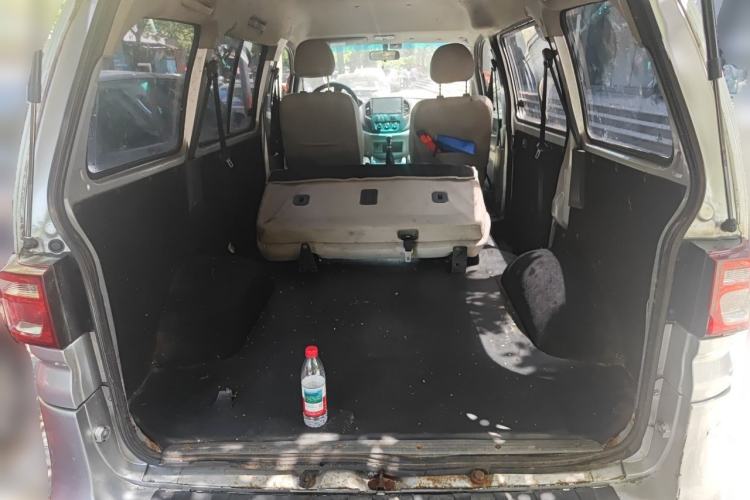 Used FORTHING Lingzhi 2018 M3 1.5L 5-Seat Base Model Trunk
