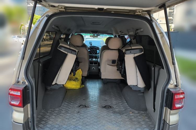 Used FORTHING Lingzhi 2018 M3L 1.6L 7-Seater Comfort Model Trunk