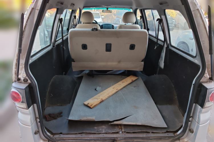 Used FORTHING Lingzhi 2018 M3 1.5L 5-Seat Base Model Trunk