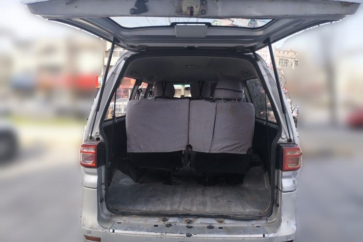 Used FORTHING Lingzhi 2018 M3 1.6L 7-Seater Comfort Model Trunk