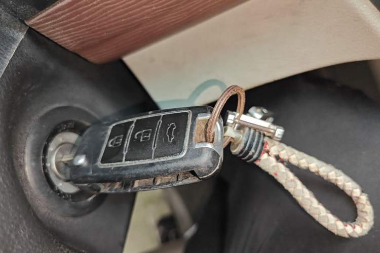 Used FORTHING Lingzhi 2018 M5L 1.6L 7-Seater Luxury Model Vehicle Key