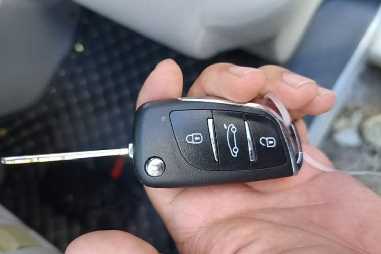 Used FORTHING Lingzhi 2018 M3 1.5L 5-Seat Base Model Vehicle Key