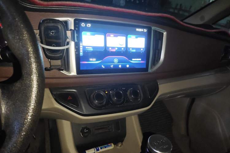 Used FORTHING Lingzhi 2018 M5L 1.6L 7-Seater Comfort Model Audio And AC Panel