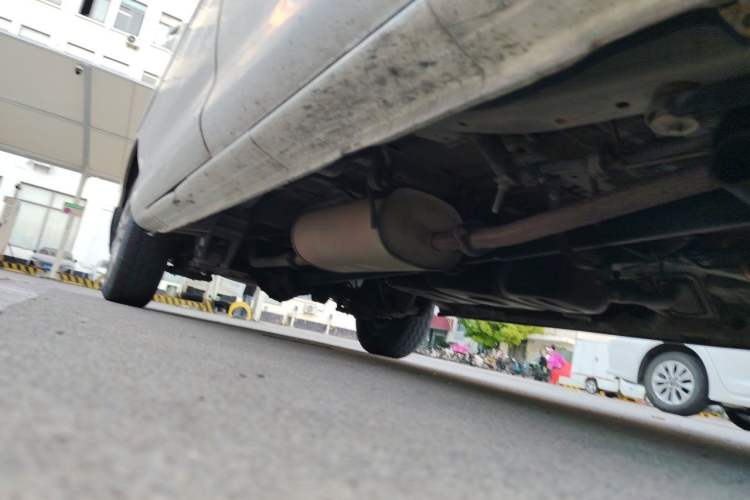 Used FORTHING Lingzhi 2018 M5 1.6L 7-Seater Comfort Model Chassis Front Right