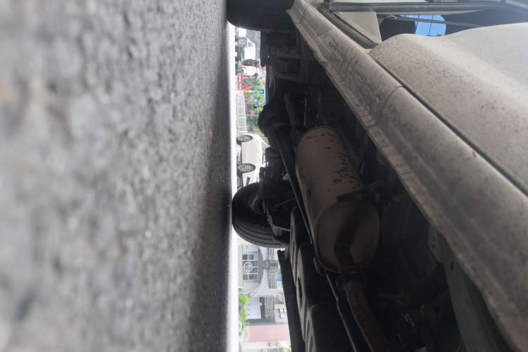 Used FORTHING Lingzhi 2018 M5 1.6L 7-Seater Comfort Model Chassis Front Right