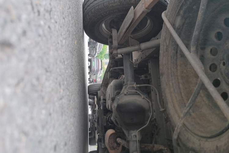 Used FORTHING Lingzhi 2018 M5 1.6L 7-Seater Comfort Model Chassis Rear