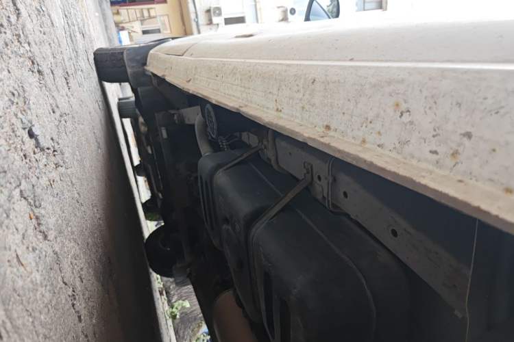 Used FORTHING Lingzhi 2018 M5L 1.6L 7-Seater Luxury Model Chassis Rear Left