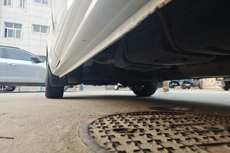 Used FORTHING Lingzhi 2018 M5 1.6L 7-Seater Luxury Model Chassis Rear Left