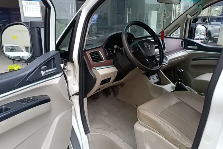 Used FORTHING Lingzhi 2018 M5L 1.6L 7-Seater Luxury Model Driver Seat