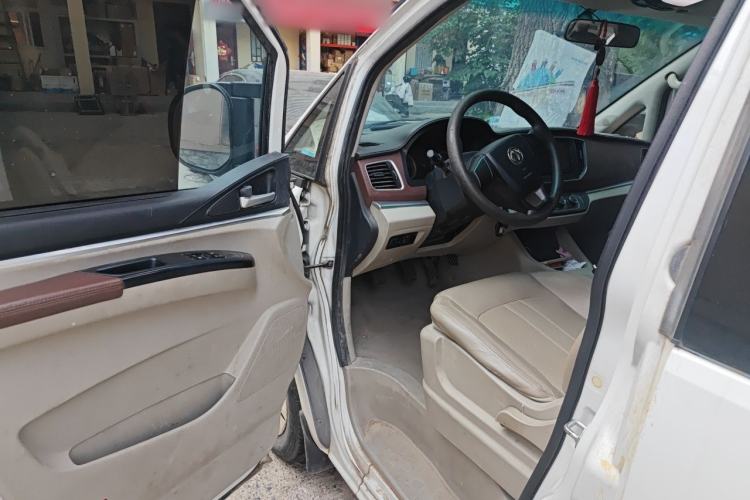 Used FORTHING Lingzhi 2018 M5L 1.6L 7-Seater Luxury Model Driver Seat