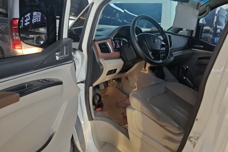 Used FORTHING Lingzhi 2018 M5L 1.6L 7-Seater Luxury Model Driver Seat