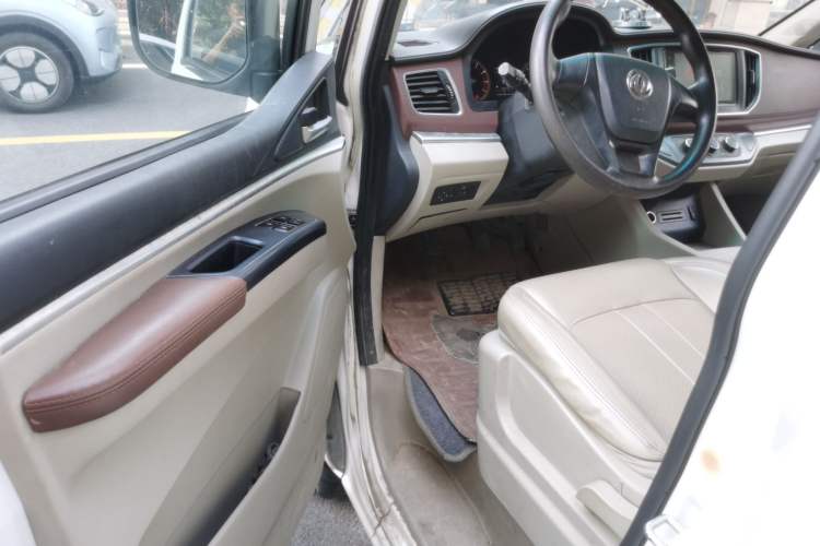 Used FORTHING Lingzhi 2018 M5L 1.6L 7-Seater Luxury Model Driver Seat