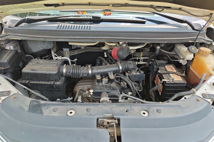 Used FORTHING Lingzhi 2018 M5L 1.6L 7-Seater Luxury Model Engine Bay