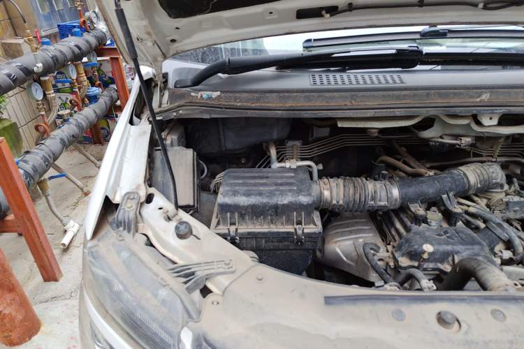 Used FORTHING Lingzhi 2018 M3 1.6L 7-Seater Comfort Model Engine Bay Right