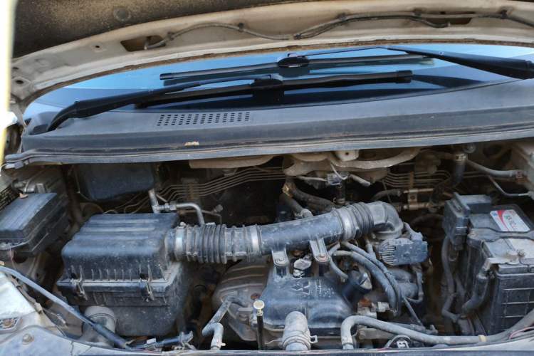 Used FORTHING Lingzhi 2018 M5L 1.6L 7-Seater Comfort Model Engine Bay Right