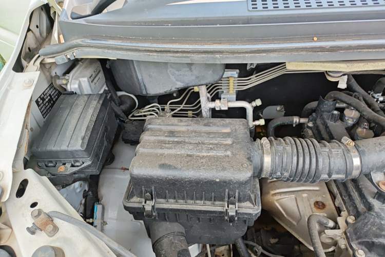 Used FORTHING Lingzhi 2018 M5L 1.6L 7-Seater Luxury Model Engine Bay Right