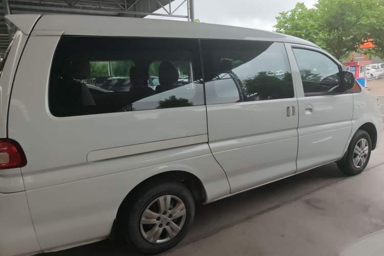 Used FORTHING Lingzhi 2018 M5L 1.6L 7-Seater Comfort Model Exterior 5