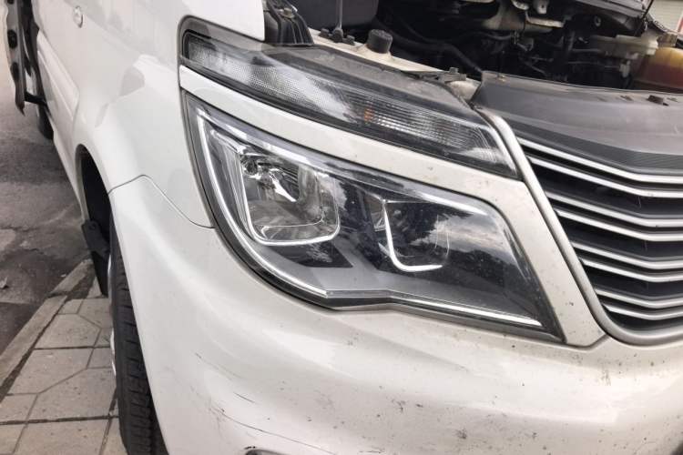 Used FORTHING Lingzhi 2018 M5L 2.0L 7-Seater Comfort Model Exterior 6