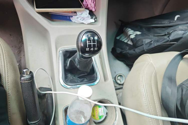 Used FORTHING Lingzhi 2018 M5L 1.6L 7-Seater Luxury Model Gear Lever