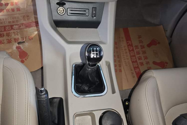 Used FORTHING Lingzhi 2018 M5L 1.6L 7-Seater Luxury Model Gear Lever