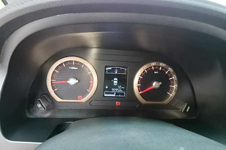 Used FORTHING Lingzhi 2018 M5L 1.6L 7-Seater Luxury Model Instrument Cluster