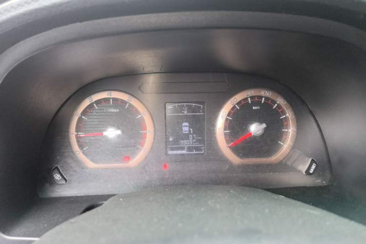 Used FORTHING Lingzhi 2018 M5 1.6L 7-Seater Comfort Model Instrument Cluster