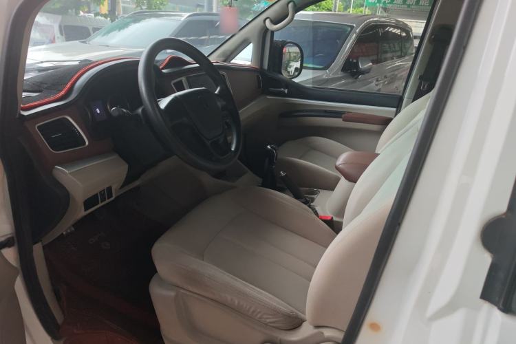 Used FORTHING Lingzhi 2018 M5L 1.6L 7-Seater Comfort Model Interior 2