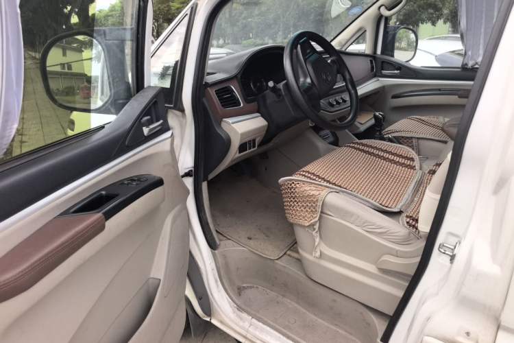 Used FORTHING Lingzhi 2018 M5L 2.0L 7-Seater Comfort Model Interior 3