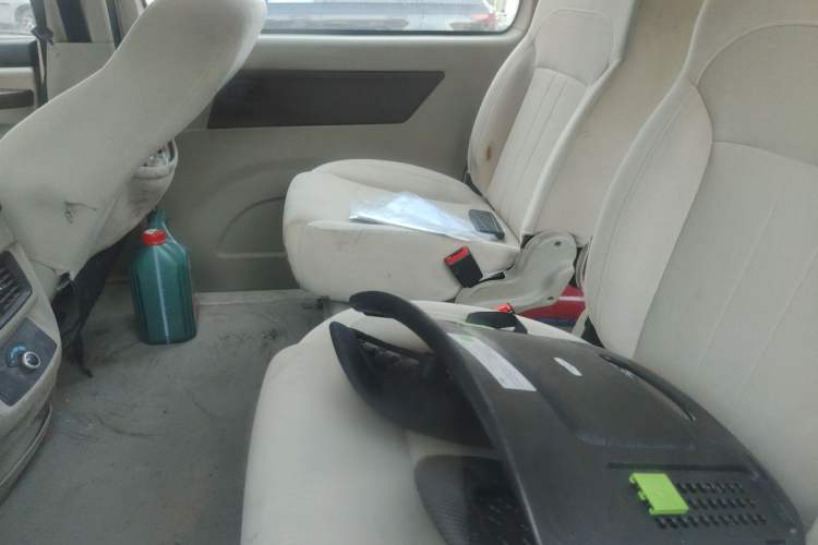 Used FORTHING Lingzhi 2018 M5 1.6L 7-Seater Comfort Model Left Rear Seat