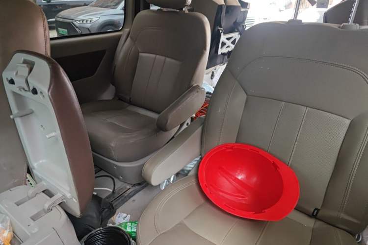 Used FORTHING Lingzhi 2018 M5L 1.6L 7-Seater Luxury Model Left Rear Seat