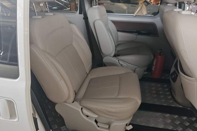 Used FORTHING Lingzhi 2018 M5L 1.6L 7-Seater Luxury Model Left Rear Seat