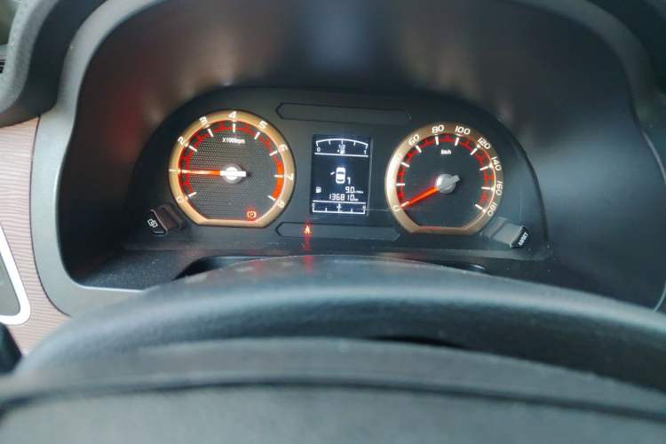 Used FORTHING Lingzhi 2018 M5 1.6L 7-Seater Comfort Model Odometer Close Up